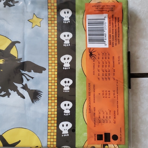 NEW Halloween Party Vinyl Tablecloth Round 60" Witch Skulls Pumpkins - Picture 3 of 4